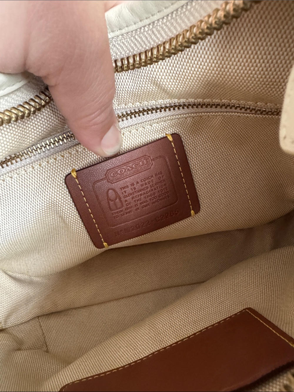 Coach Ergo C2265 customized with pin (Coach) and a tag (Coach) - Picture 2 of 10